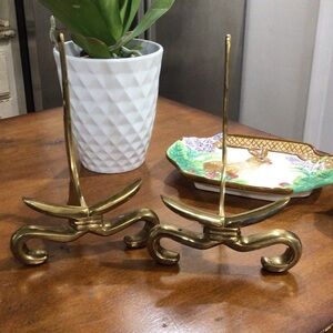 Vintage Elegant Brass Plate Stands